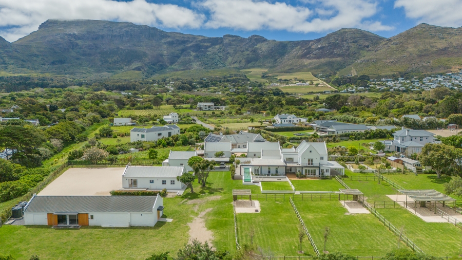 6 Bedroom Property for Sale in Meadowsteads Western Cape